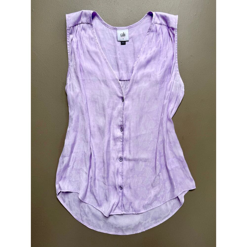 Cabi Lavender Floral Jacquard Sleeveless Blouse Women’s Small Lilac Button Front